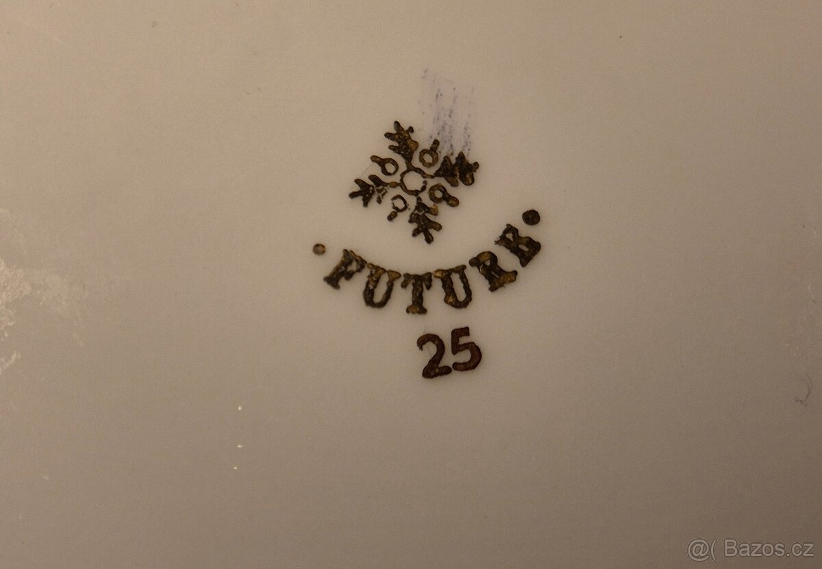 Porcelánová mísa,prořezávané vzory ,zlacené linie - 5