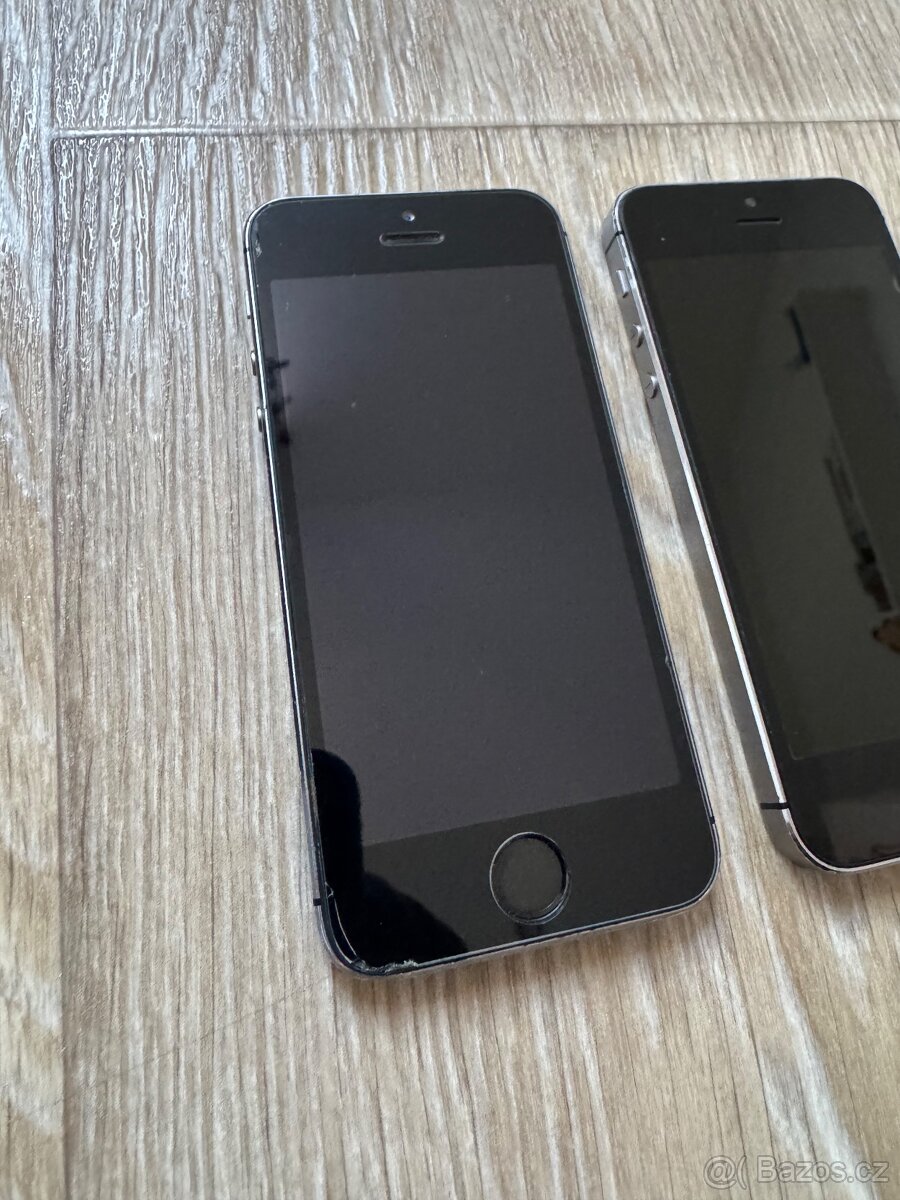 2x Apple iPhone 5s 16GB Černý iOS10 - 5