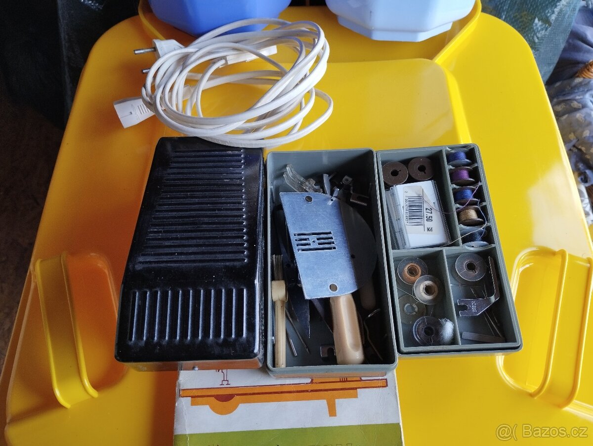 Lucznik 438 kufříkový šicí stroj - 5