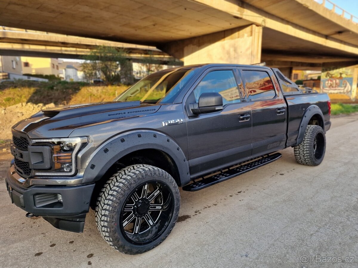 Ford F-150 5.0 4x4 A/T Raptor paket, športový výfuk