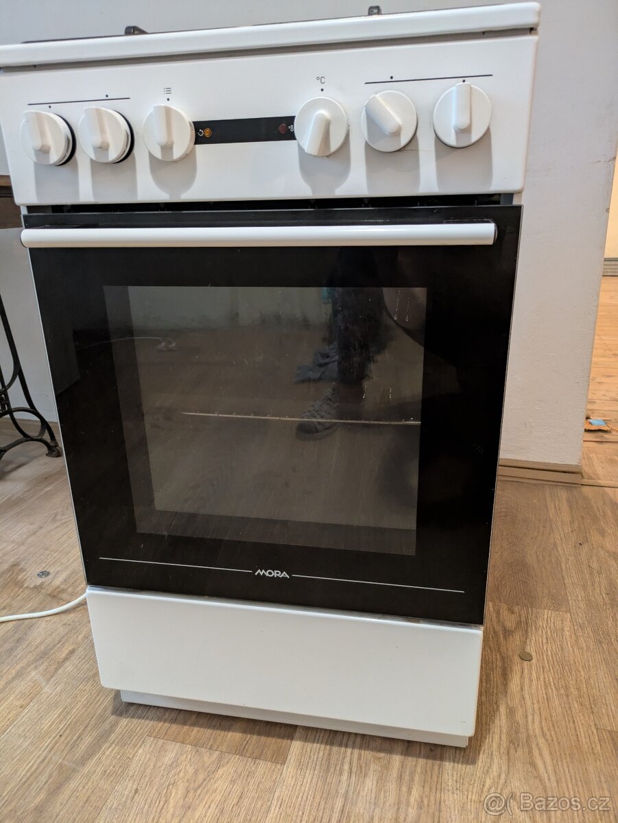 Plynový sporák s elektrickou troubou Mora - 5