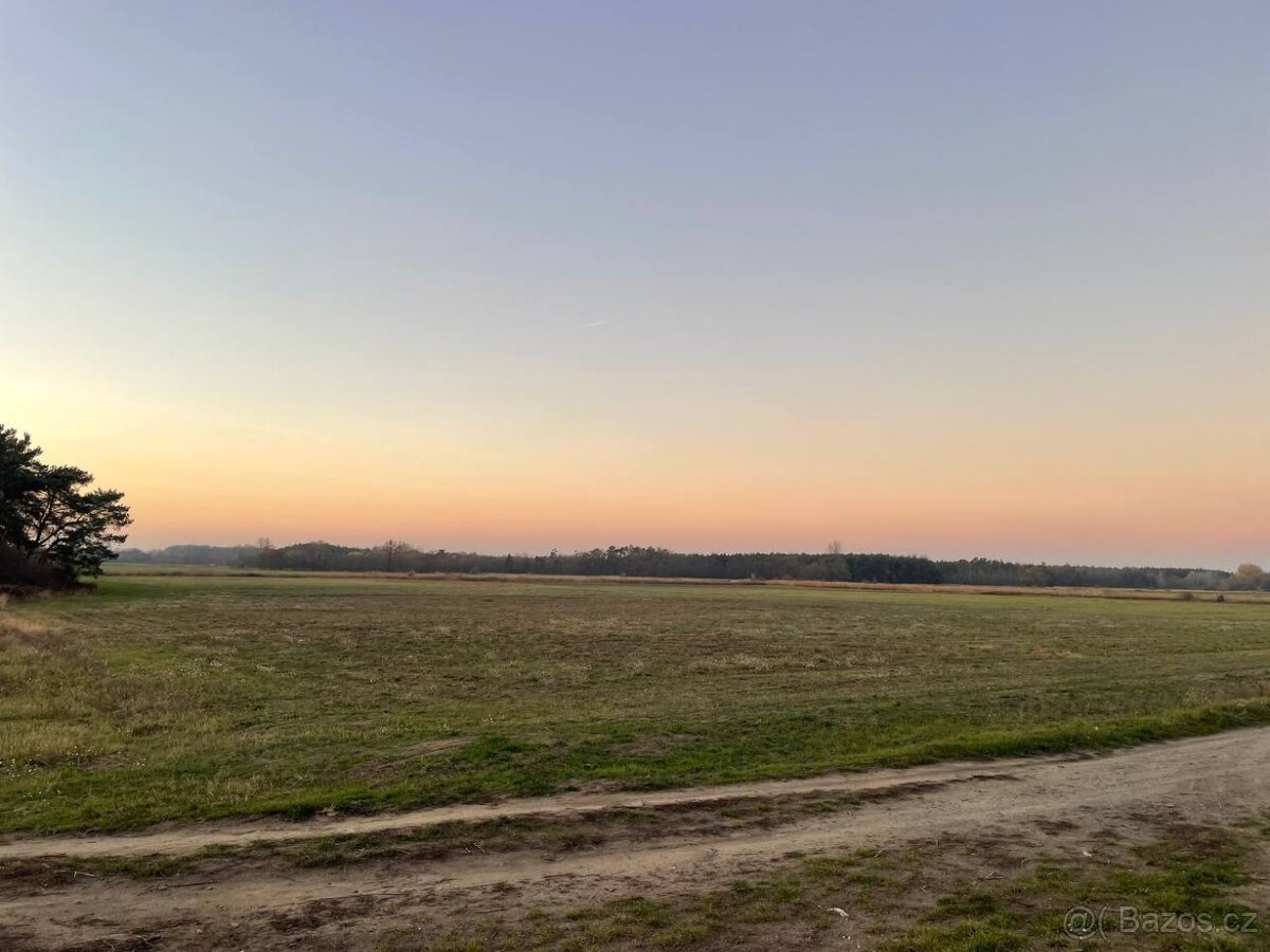 Veľký Pozemok 45 172 m² pri Malých Levároch - 5