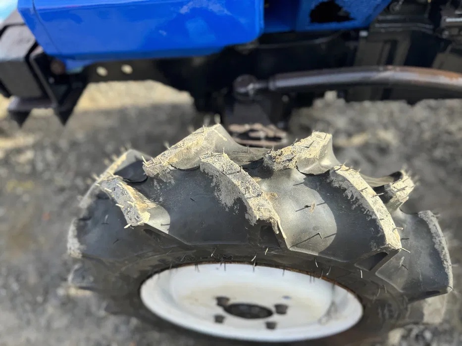 Traktory Hinomoto E 14 D - 5