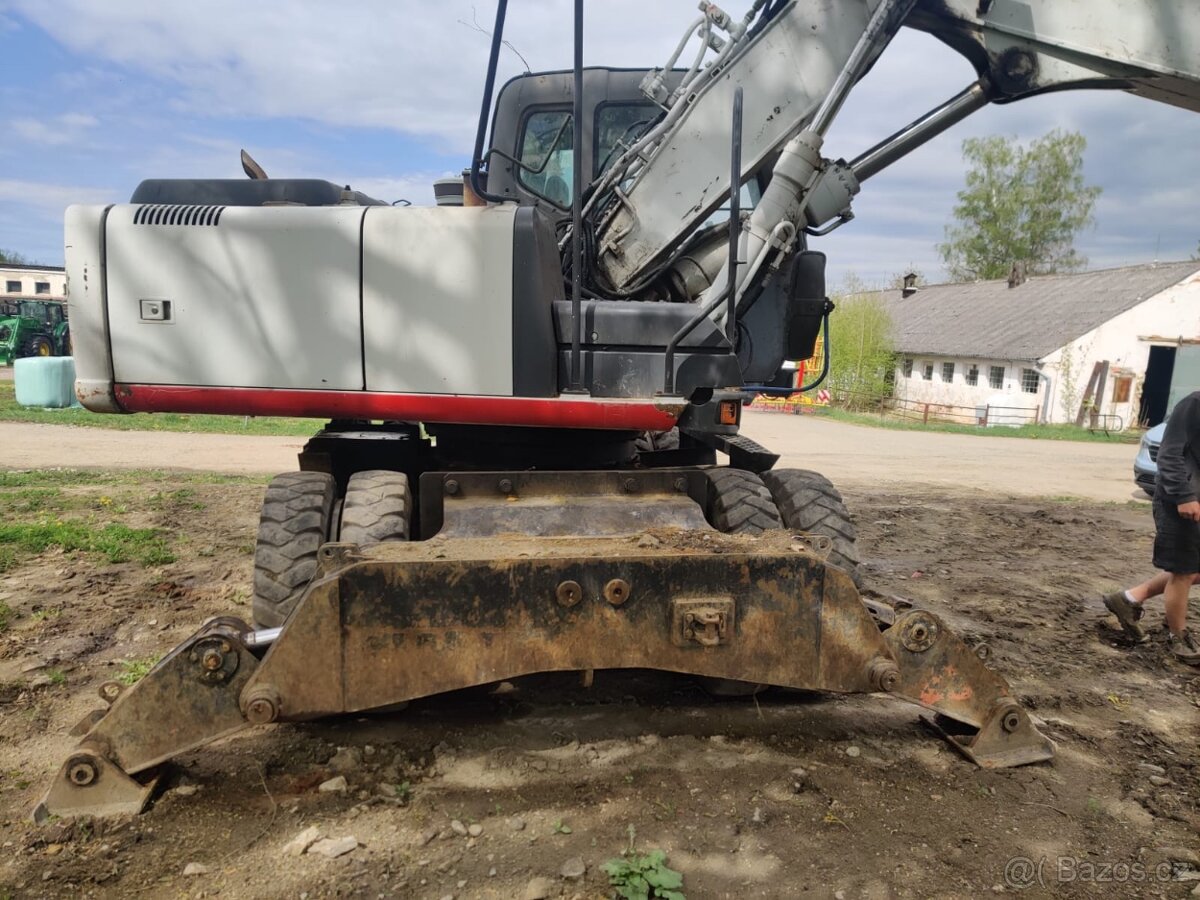 Kolový otočný bagr HITACHI ZX 160W - 5