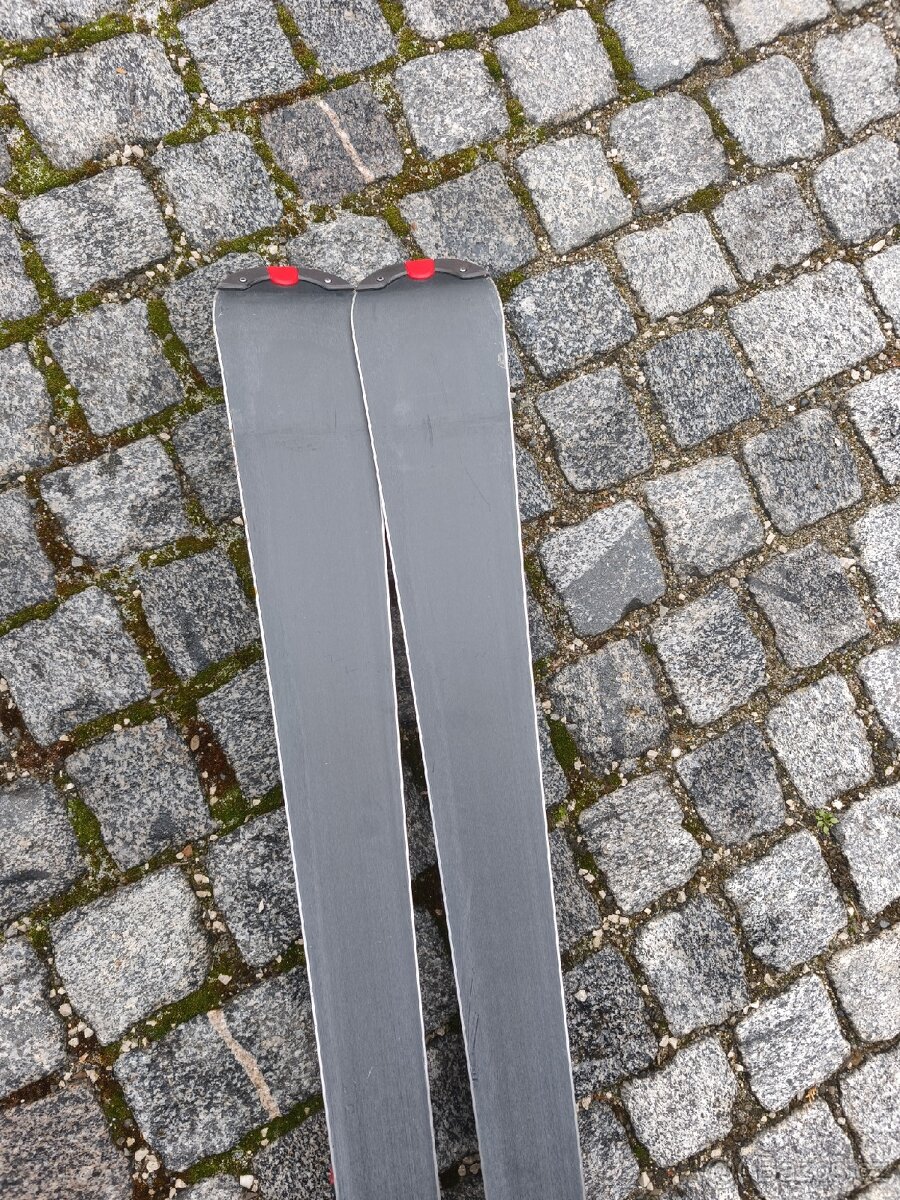 Rossignol Radical 162 cm + vázání Axitec 2 - 5