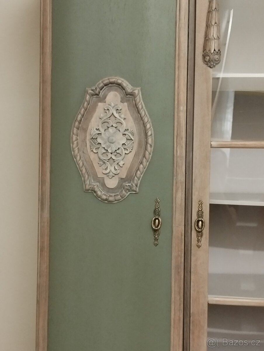 Starožitná skříň - 5