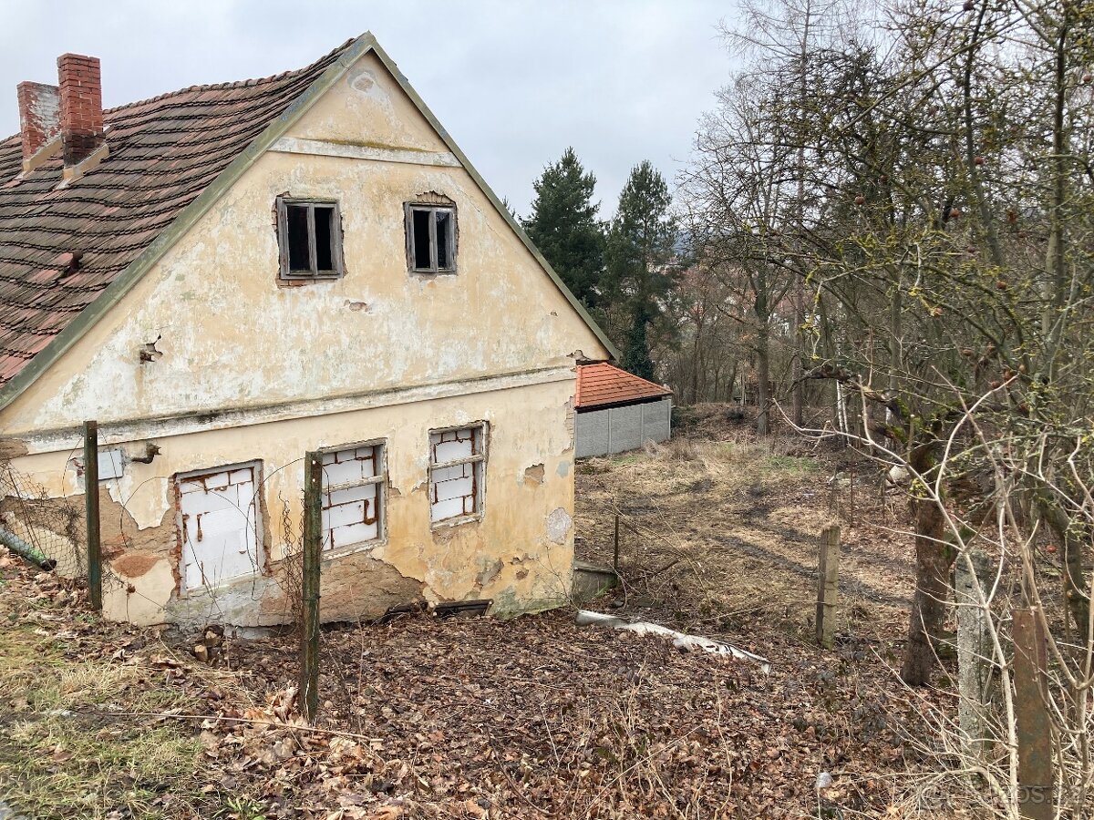 🏛️ Stavební parcela 657 m² se sítěmi – Plzeň-Božkov (Let - 5