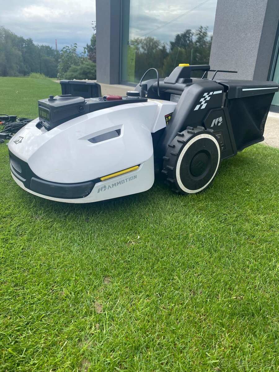 YUKA 2000 s košem (Robotická sekačka s GPS) - 5