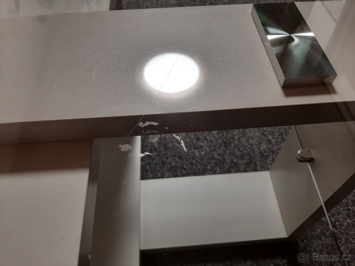 Skleněný konferenční stolek - 5