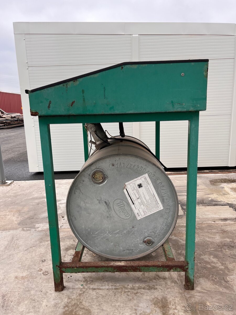 Průmyslový mycí stůl - 5