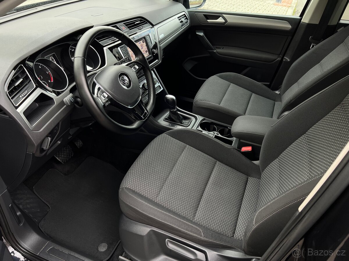 VW Touran 7 míst - 5