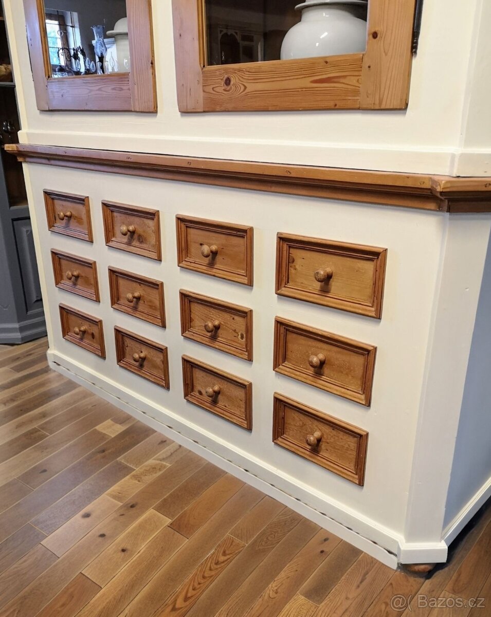 Celomasivní XXL vitrina / skříň Vanilka - 5