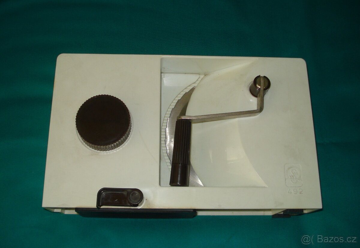 Kráječ na chleba, ruční - 5