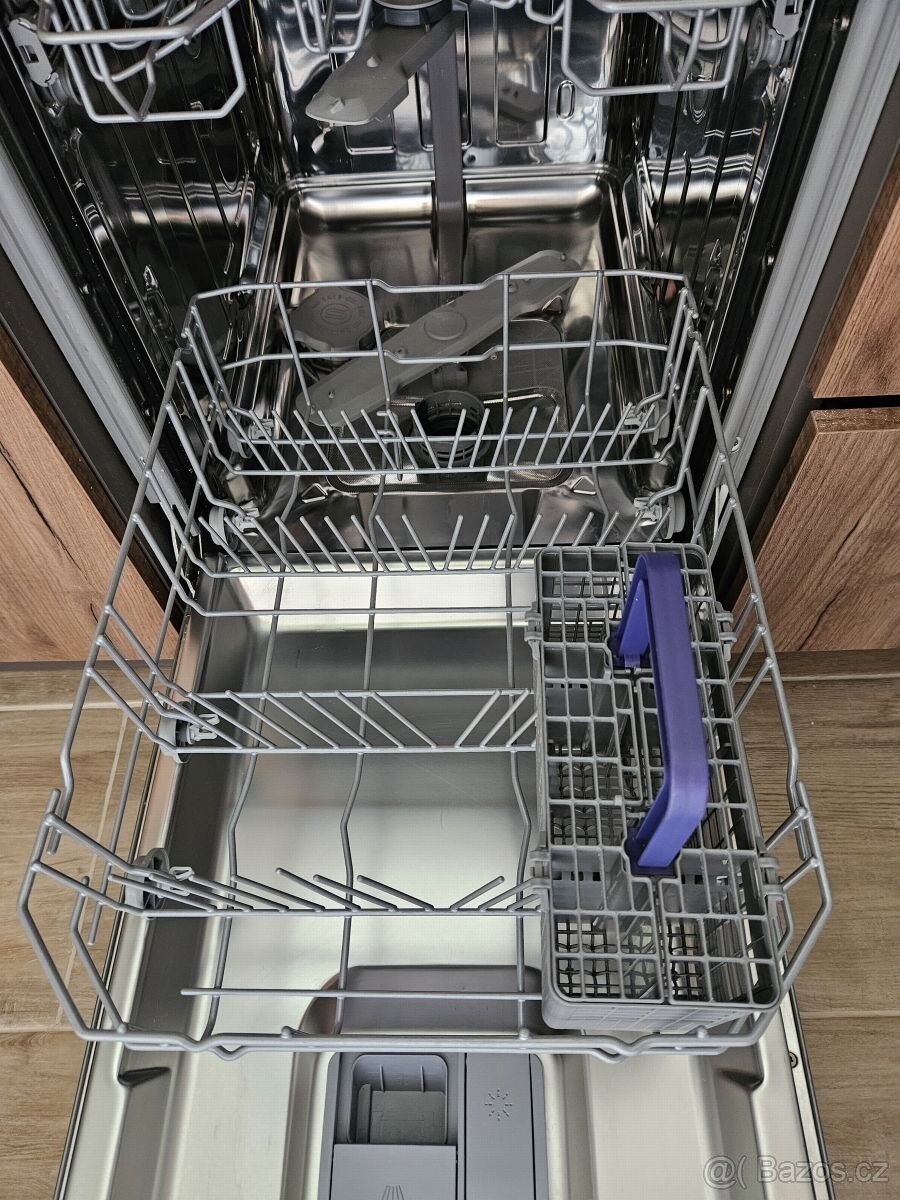 Vestavná myčka Beko 45 cm - 5