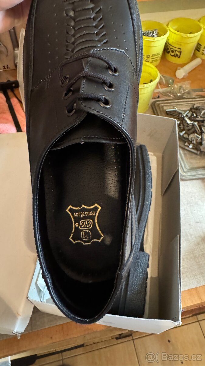 Polobotky č. 677400 - 5