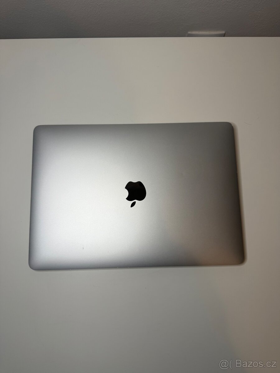 MacBook Air 13" 2018 i5 / 8GB / 256GB - 5