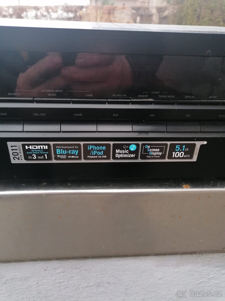 Zesilovač Onkyo - 5