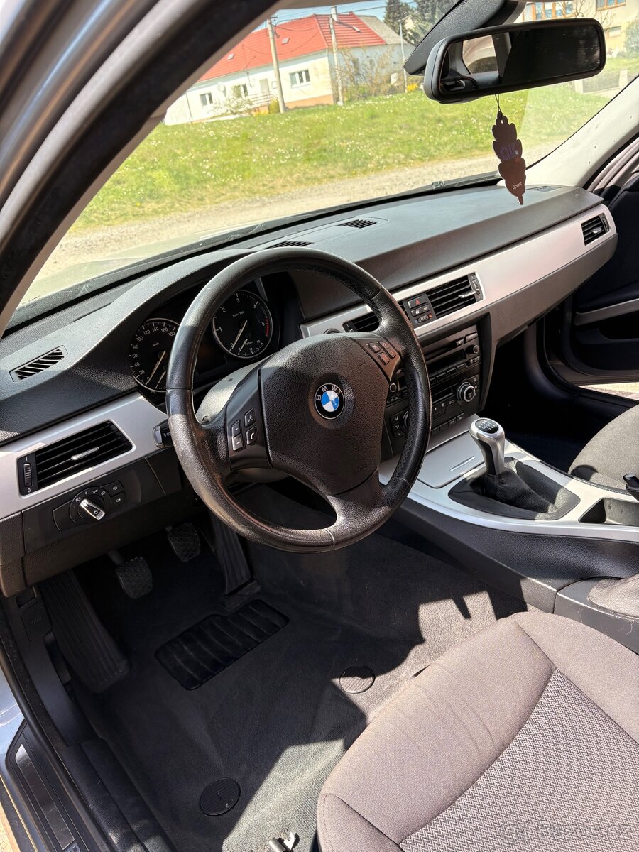 BMW E91 318d Lci - 5
