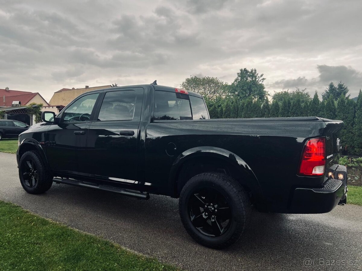 Dodge Ram 1500 5.7 HEMI 4X4 - 2016