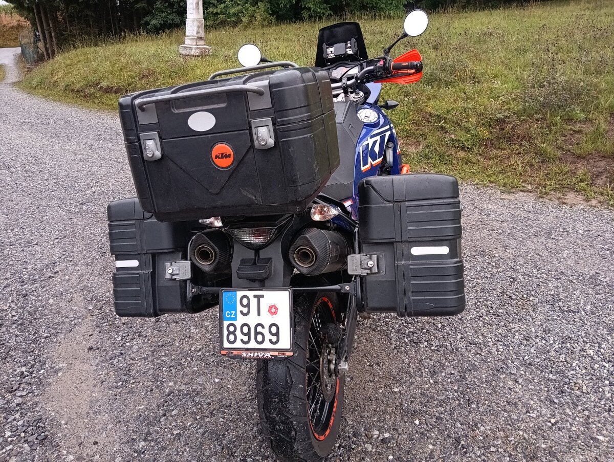 KTM 990
