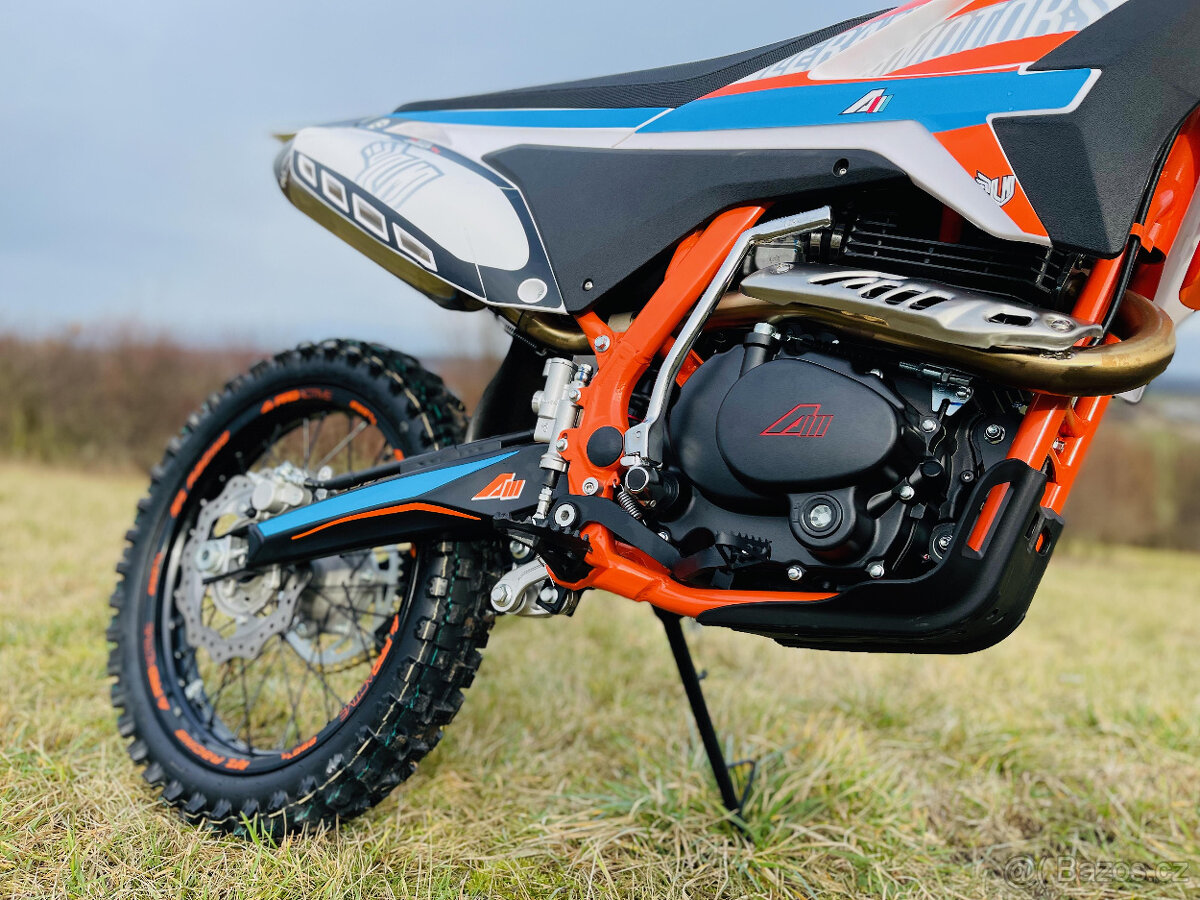 Pitbike Leramotors Thunder 250ccm, kola 21/18, oranžová