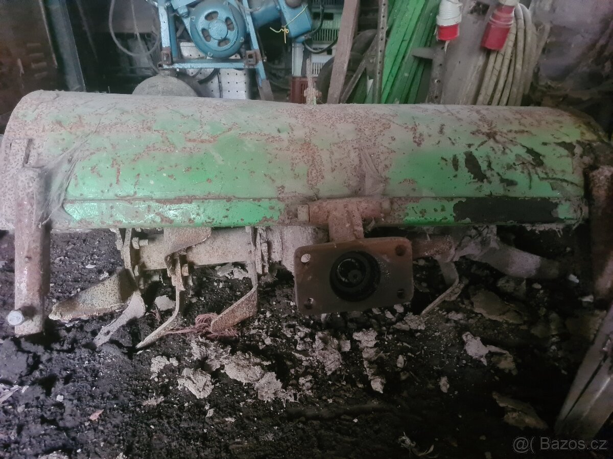 Tomo Vinkovič + valník + špalíkovač + příslušenství - 5