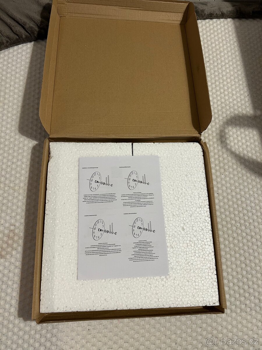 Hodiny nástěnné nové - 5