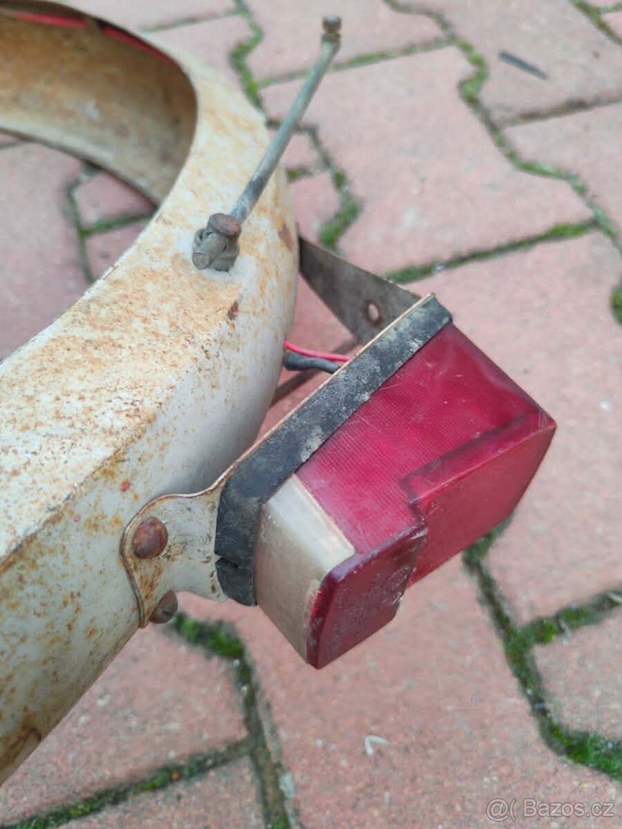 Babetta 207-zadní blatník se světlem - 5