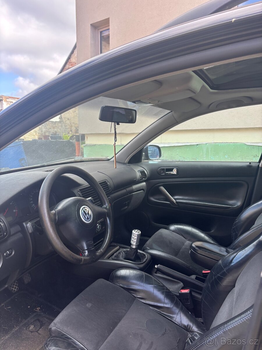 Volkswagen Passat - 5