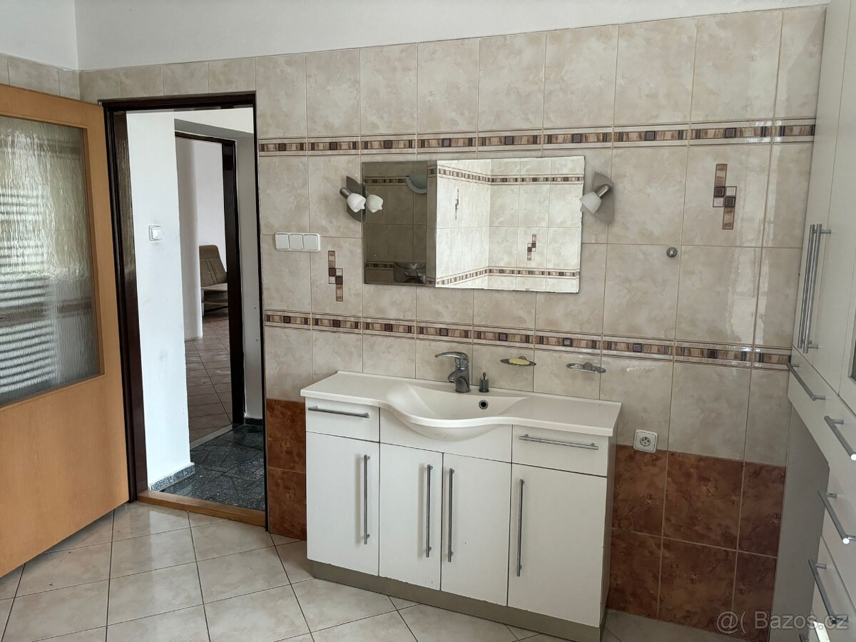 Prostorný byt 4+kk - 5