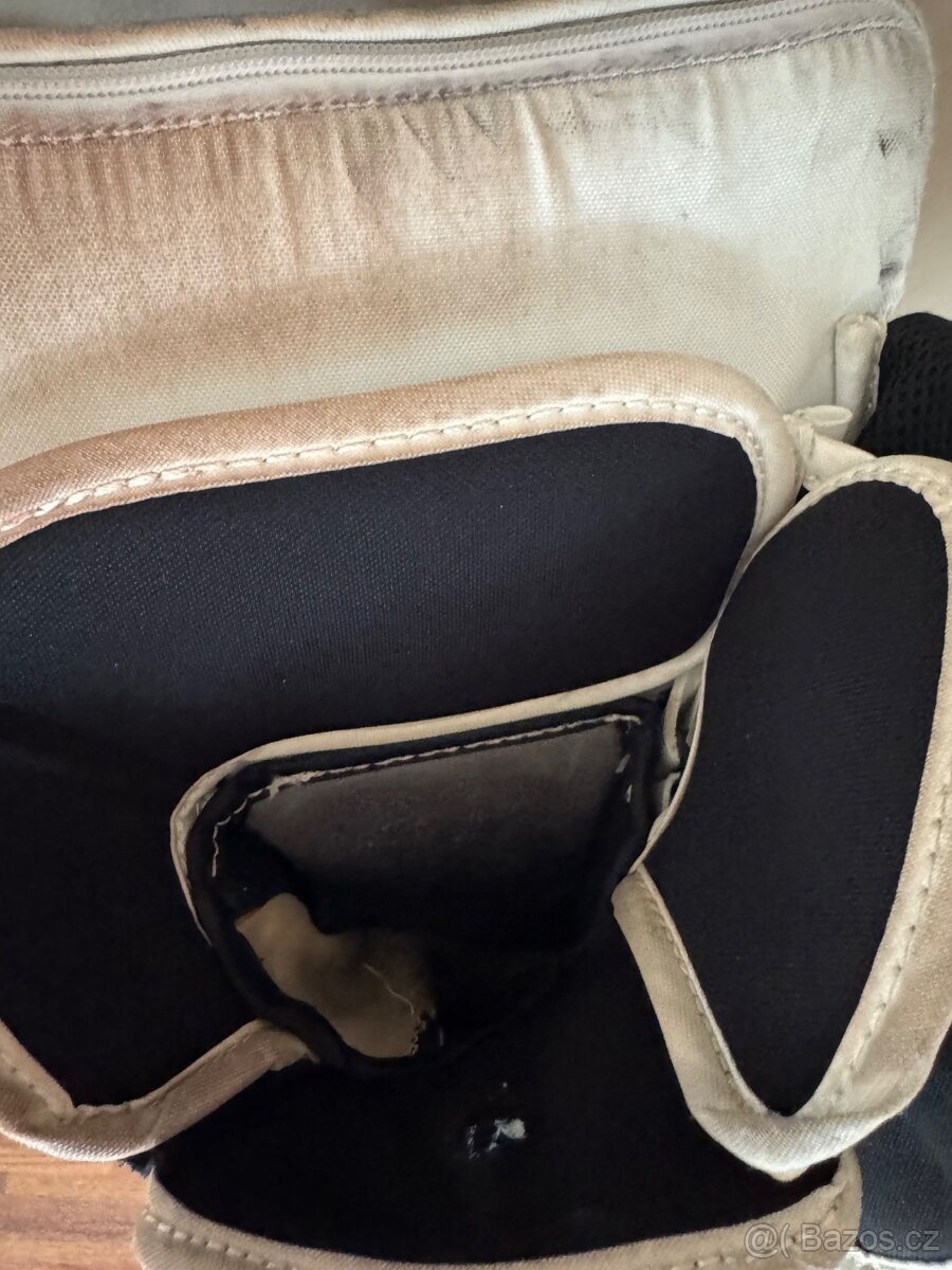 Lapačka a vyrážečka CCM axis 1.9 SR - 5