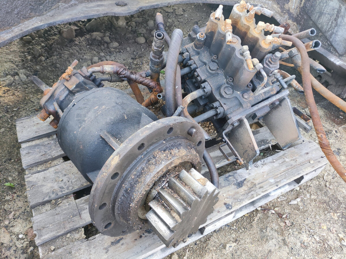 JCB JS200LC - podvozek - 5