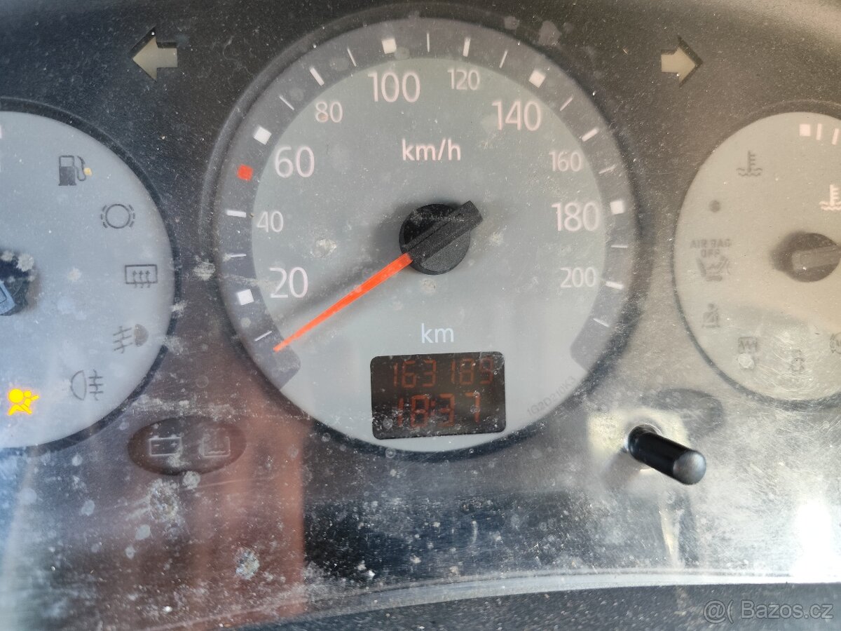 Prodám Renault Thalia 1,4 r.v. 2005 - 5