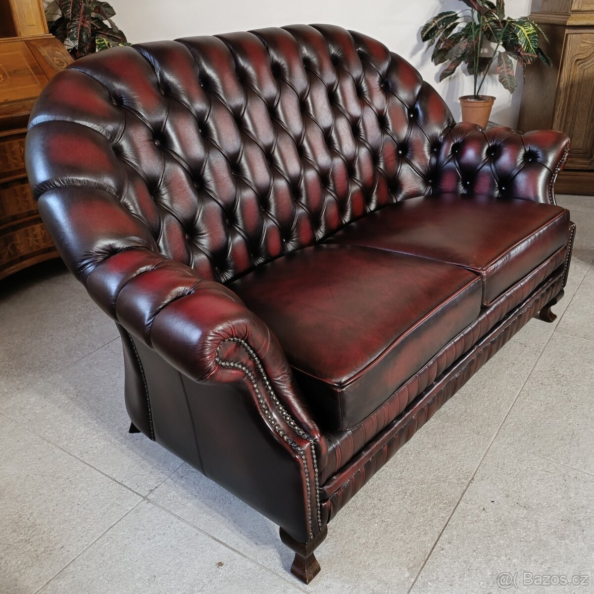 Chesterfield, kožená sedací souprava 2+1+1. - 5