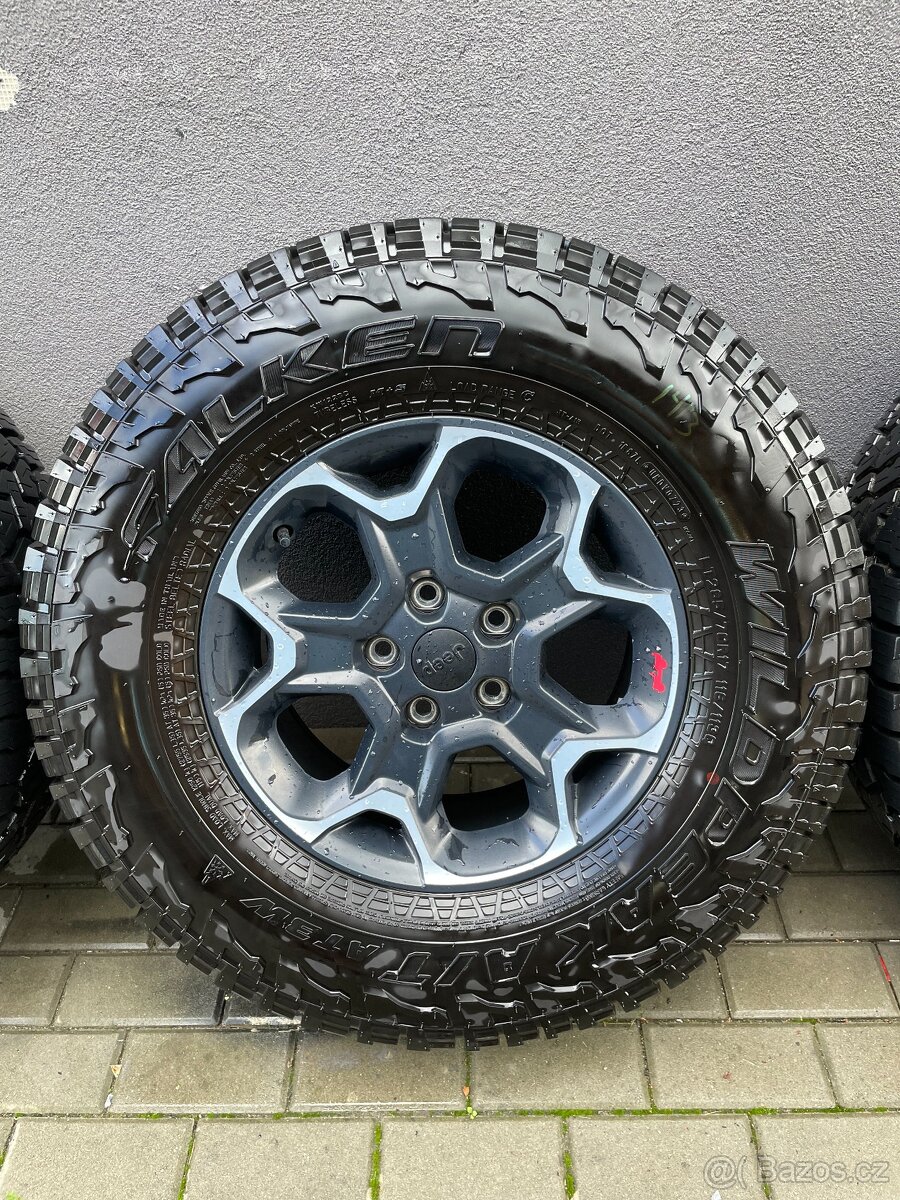 Kola JEEP Wrangler,Gladiator R17