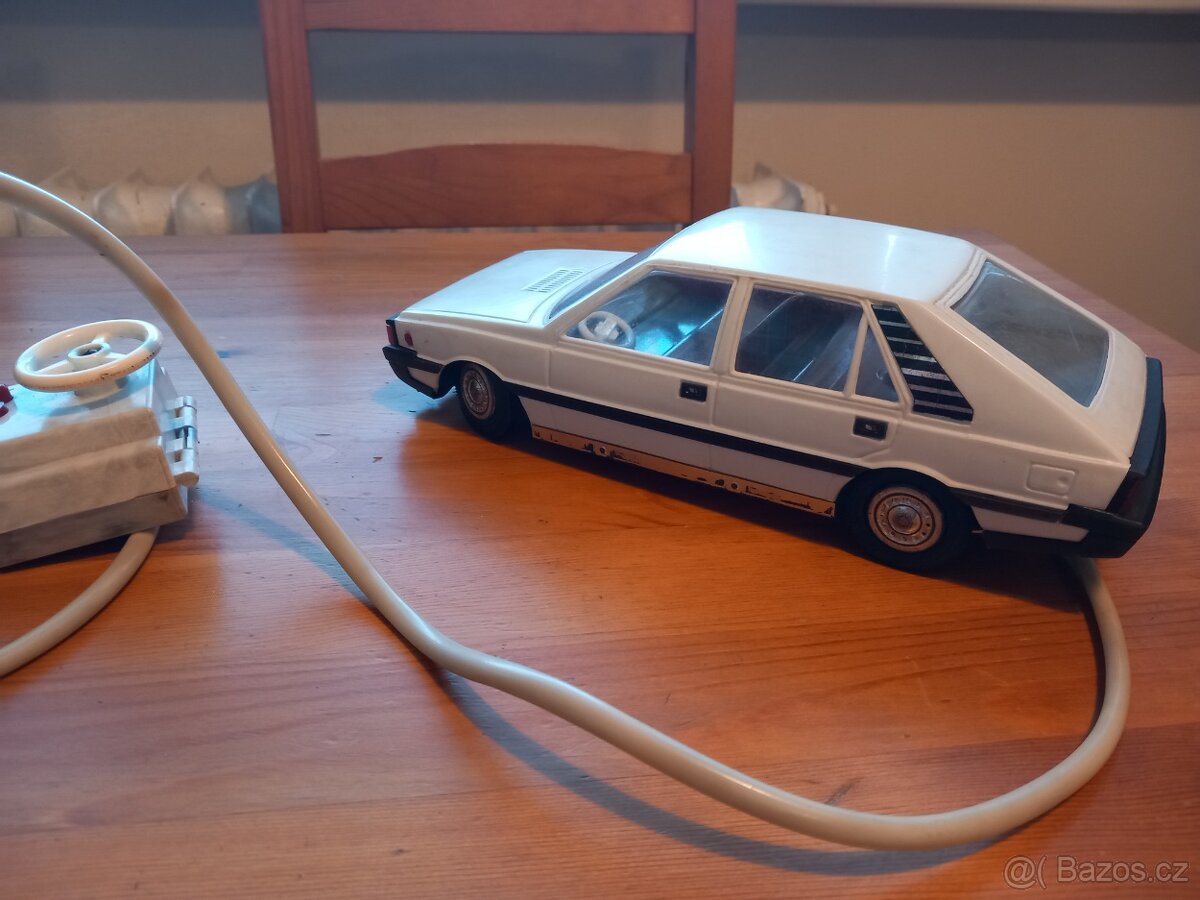 Polonez na bowden, retro autíčko - 5