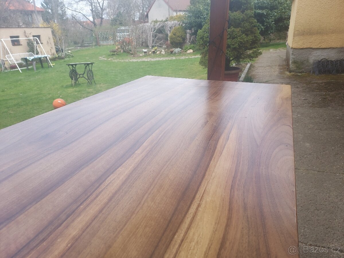 Ořechový konferenční stolek - 5