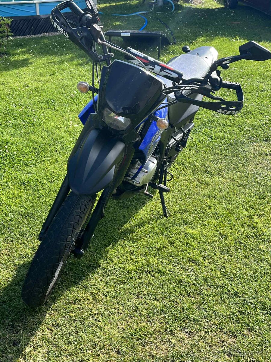 YAMAHA XT 125