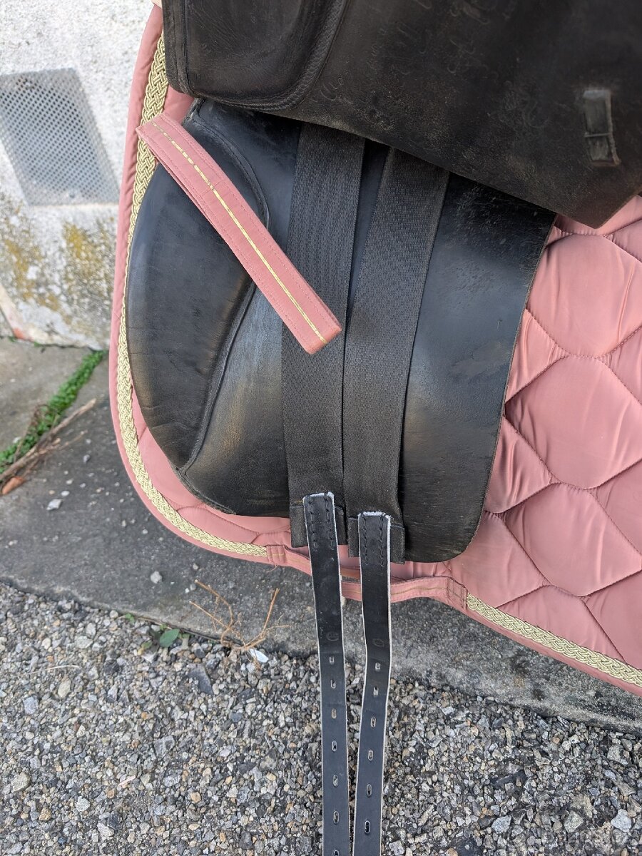 Prodám/vyměním drezurní sedlu Taurus Cobra 17"/2 - 5