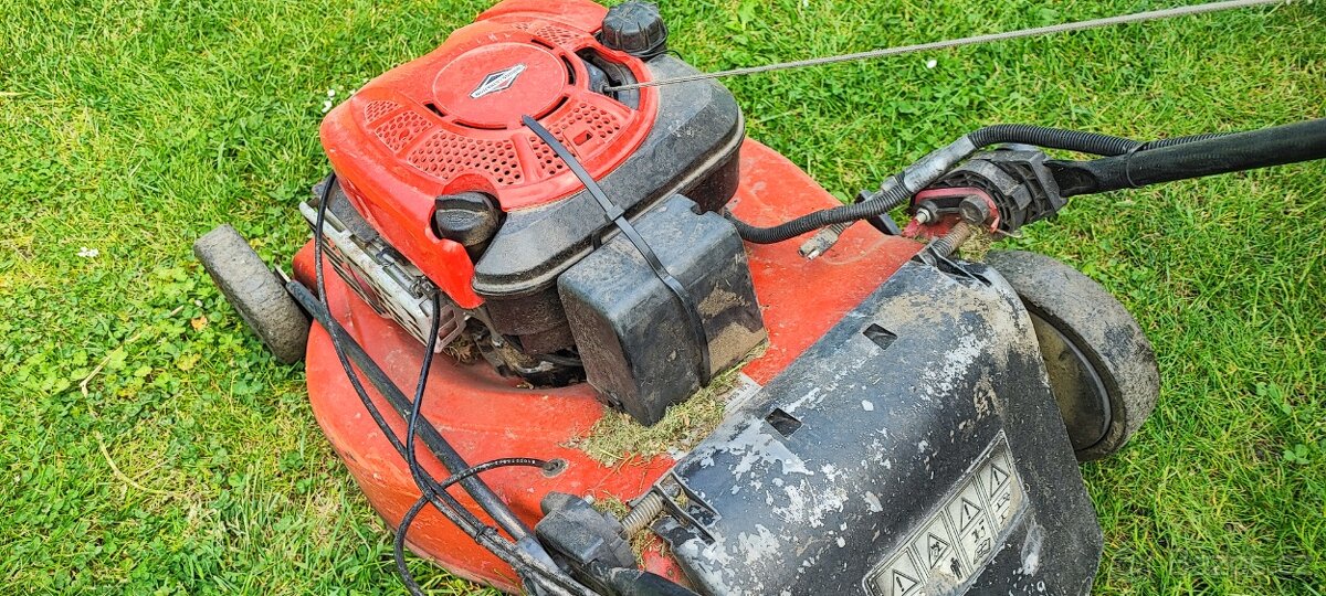 Sekačka se startováním a velmi silným motorem - 5