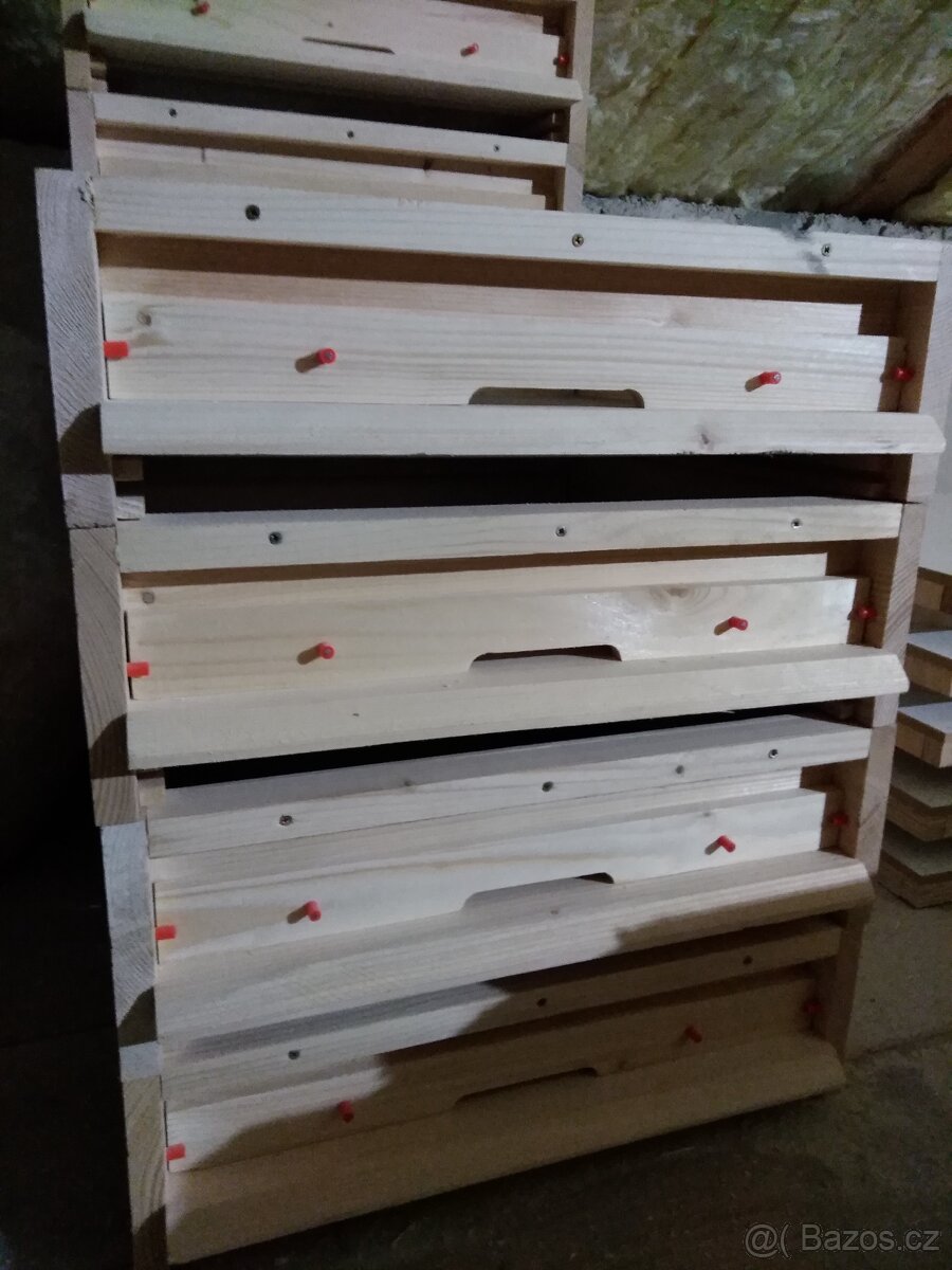 Včelí úly a sestavy - 5