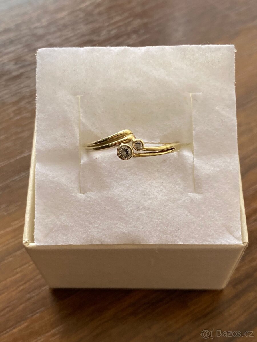 Zlatý dámský prsten se zirkony - 5