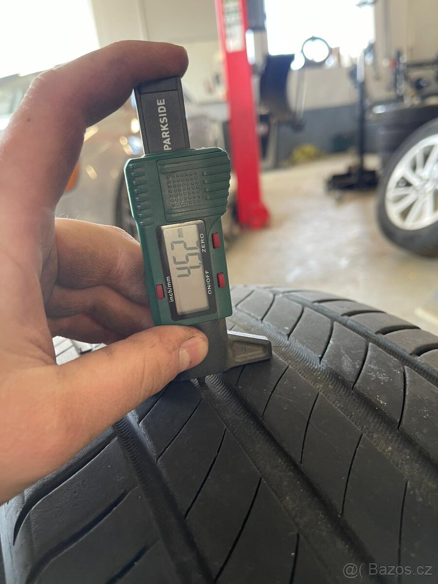 Michelin 225/60 r17 - 5