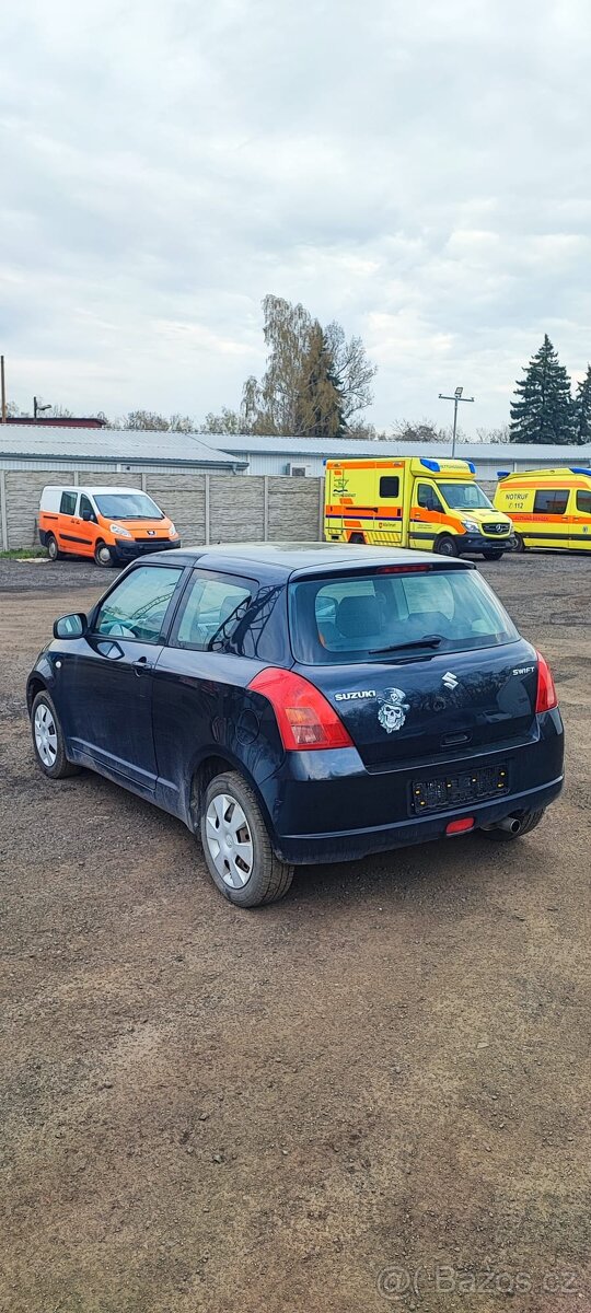Suzuki Swift 1.3 - 5