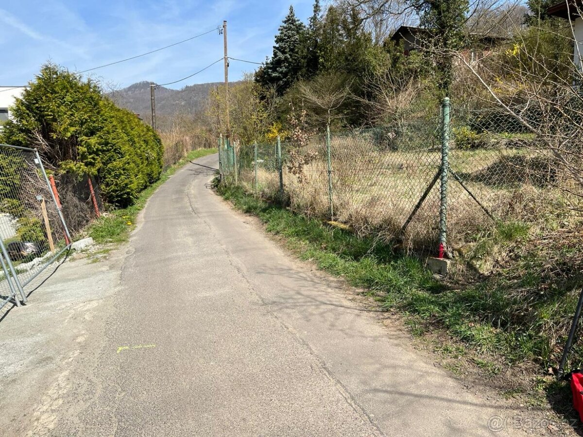 Prodej pozemků Brná 4 735m2 - 5