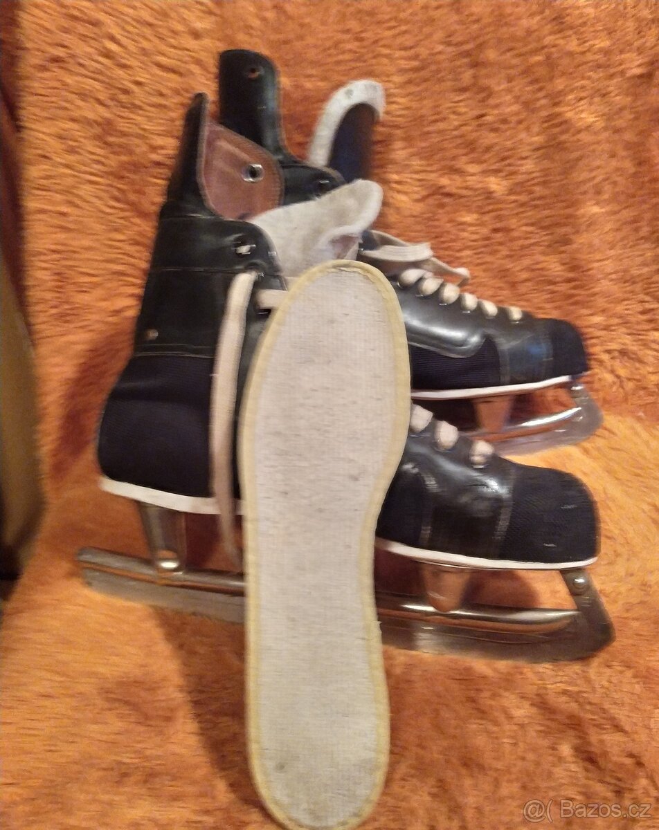 Nabízím pánské brusle na led černé vel. 11/12 - 5