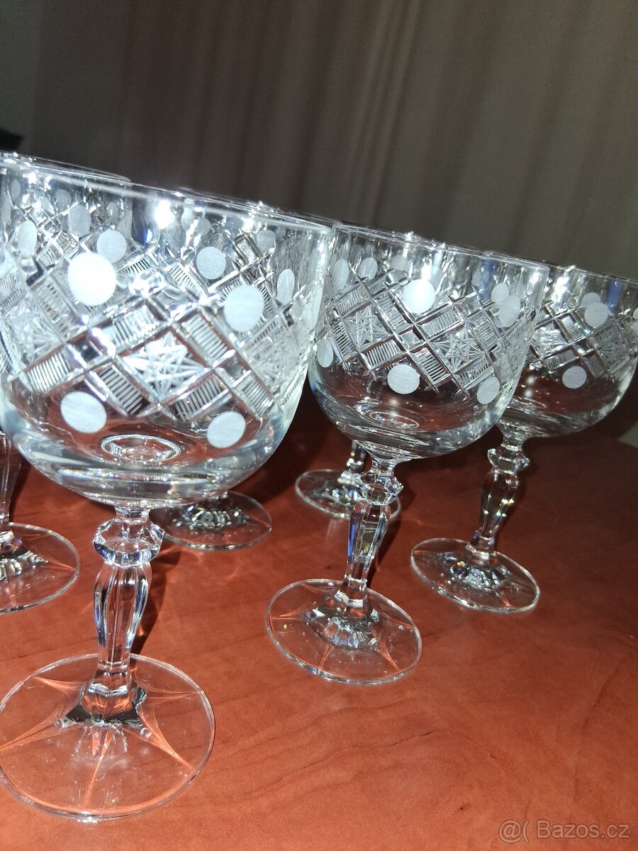 Broušené sklenice na víno - 5