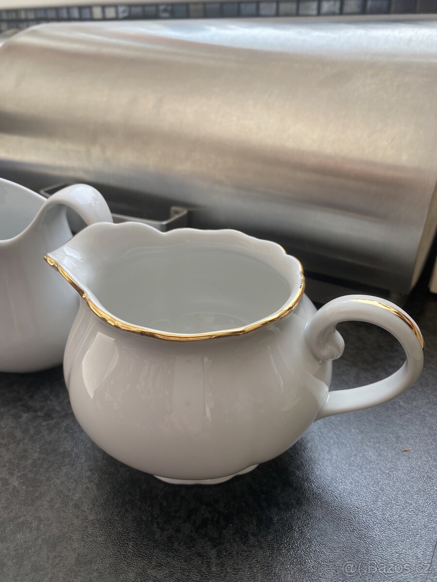 hrnecky, Skleničky a misky 25 Kč za kus konvicky 40 za kus - 5