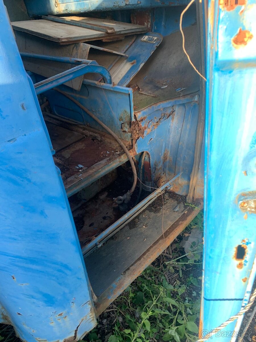 Tatra 148 kabina - 5