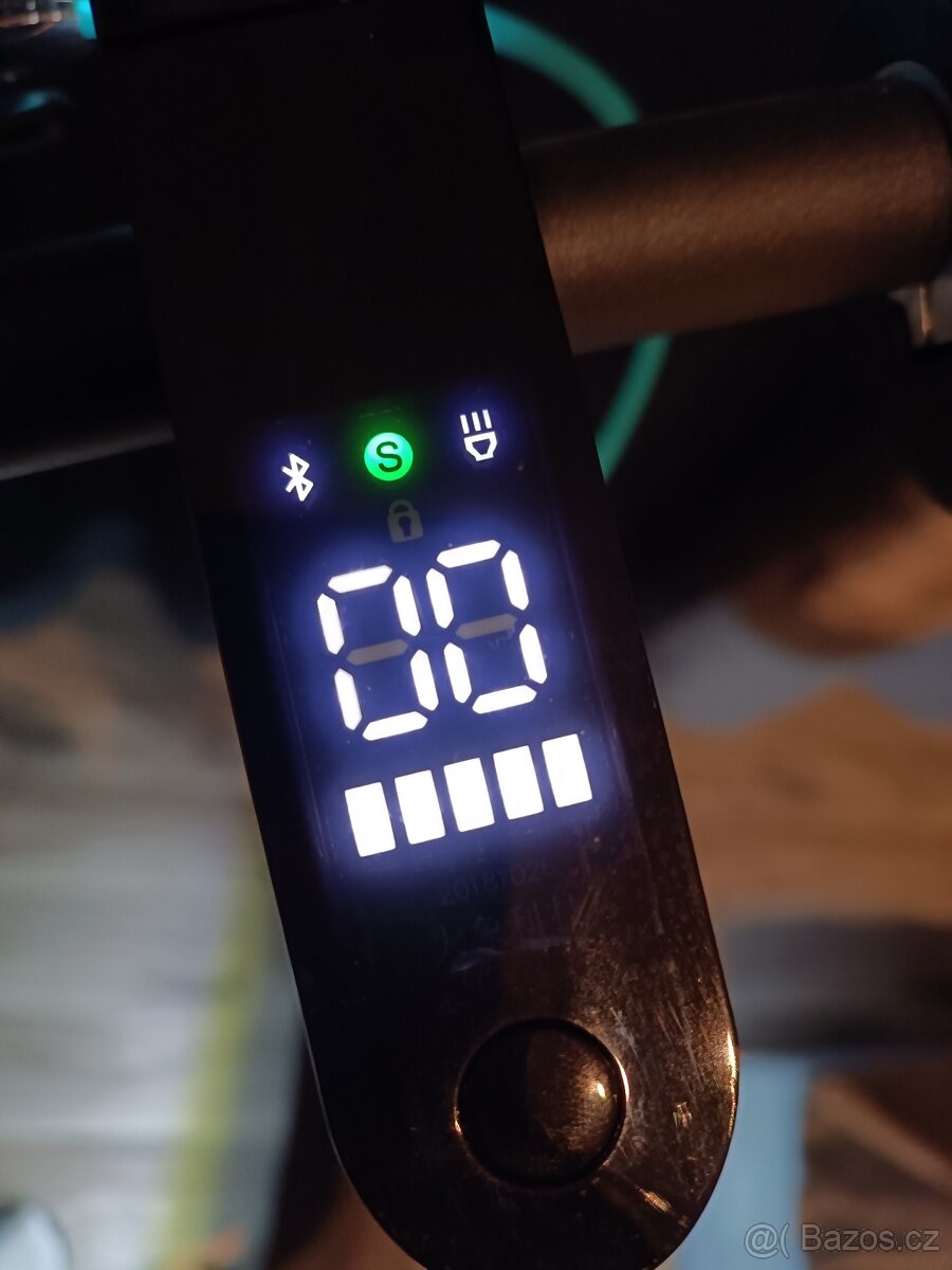 Elektro koloběžka LAMAX E-Scooter S11600 - 5